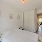 79 Bay-2 By Interhome