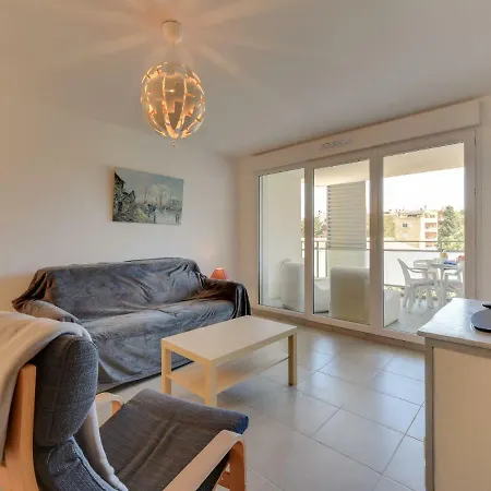 Apartamento 79 Bay-2 By Interhome